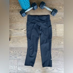 Lululemon cropped 21” leggings with pockets